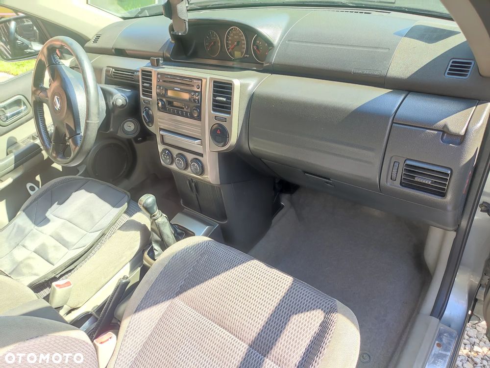 Nissan X-Trail 2.2 dCi 4x4 Columbia - 22
