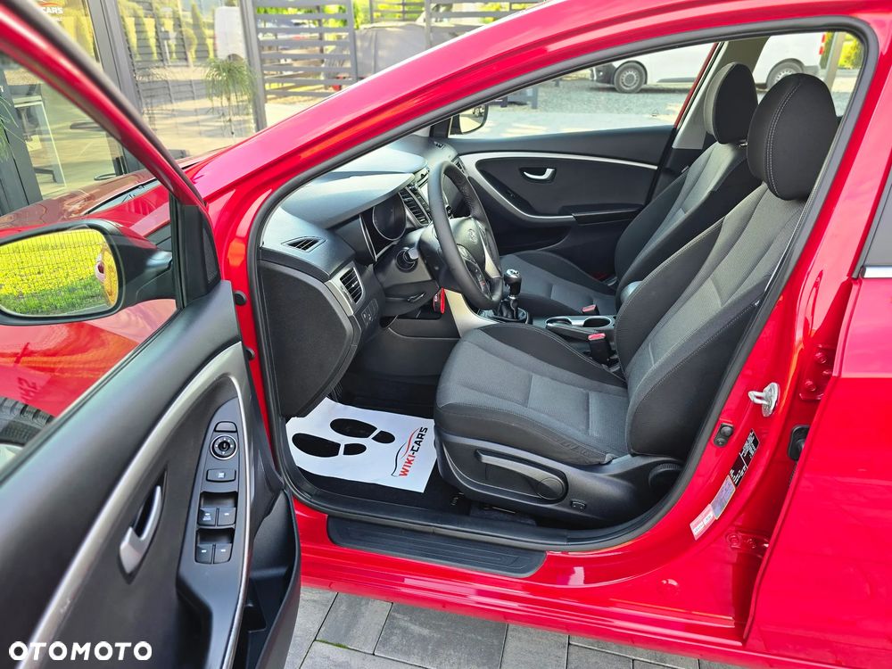 Hyundai i30 blue 1.6 GDI Passion - 23