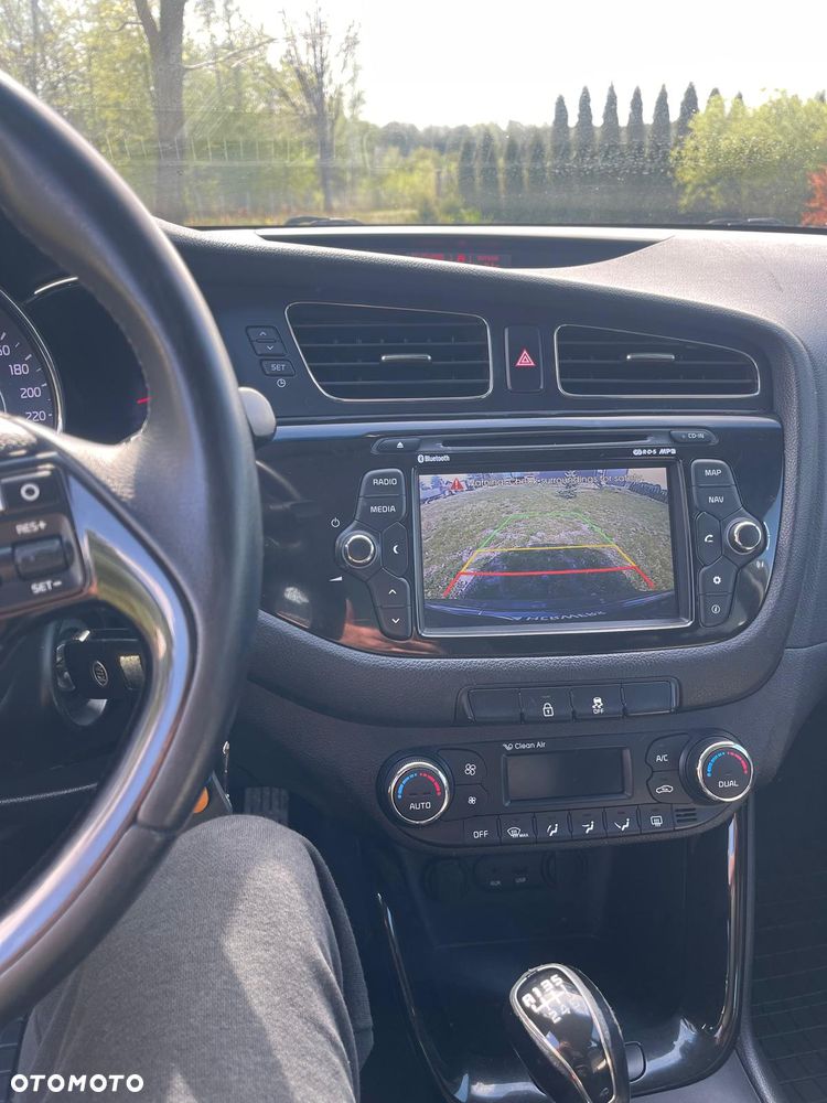 Kia Ceed 1.6 GDI Dream Team Edition - 6