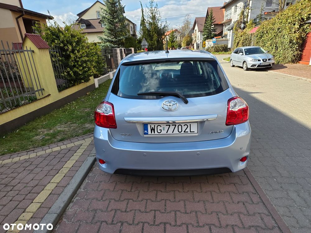 Toyota Auris 1.6 Valvematic Executive - 3