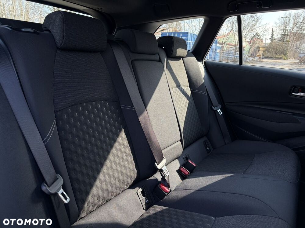 Toyota Corolla 1.8 Hybrid Comfort - 23