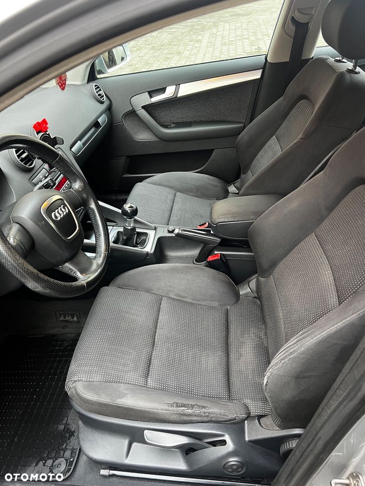 Audi A3 Sportback 1.6 Ambition - 4
