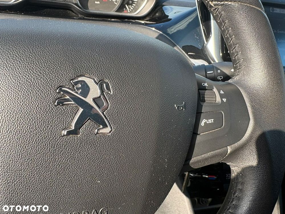 Peugeot 208 120 VTI Intuitive - 26
