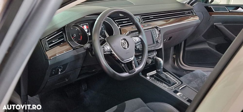 Volkswagen Passat 2.0 TDI SCR 4Mot DSG Highline - 10