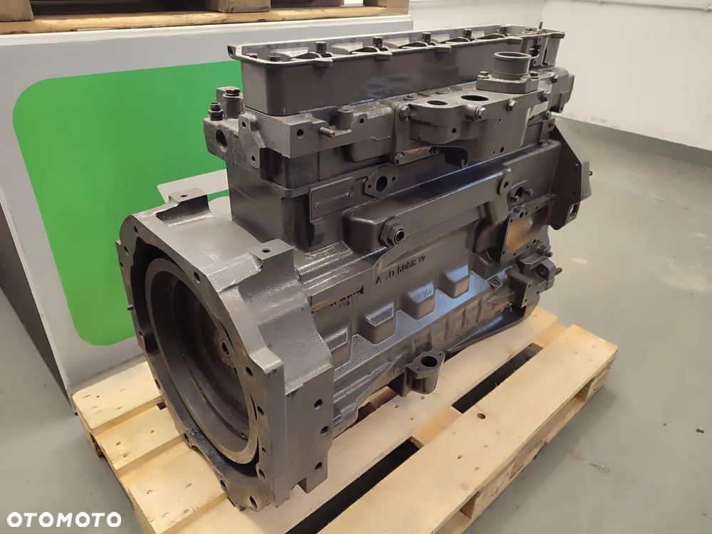 Słupek silnika JD6068 HRT - 6