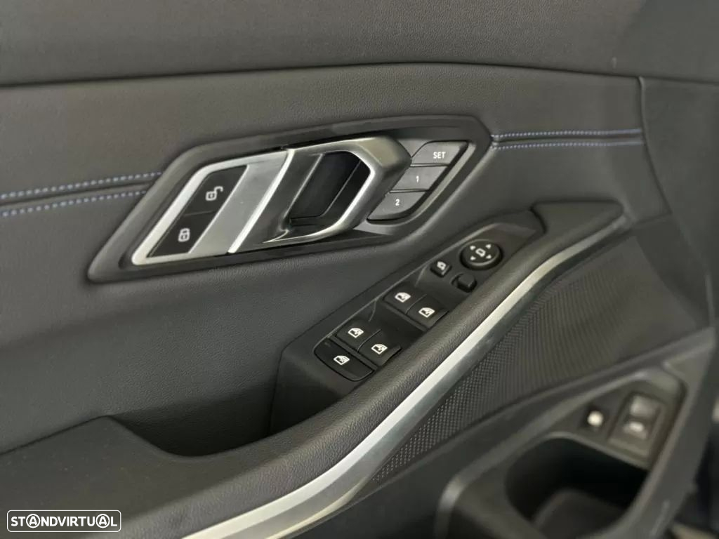 BMW 330 e Pack M Auto - 33