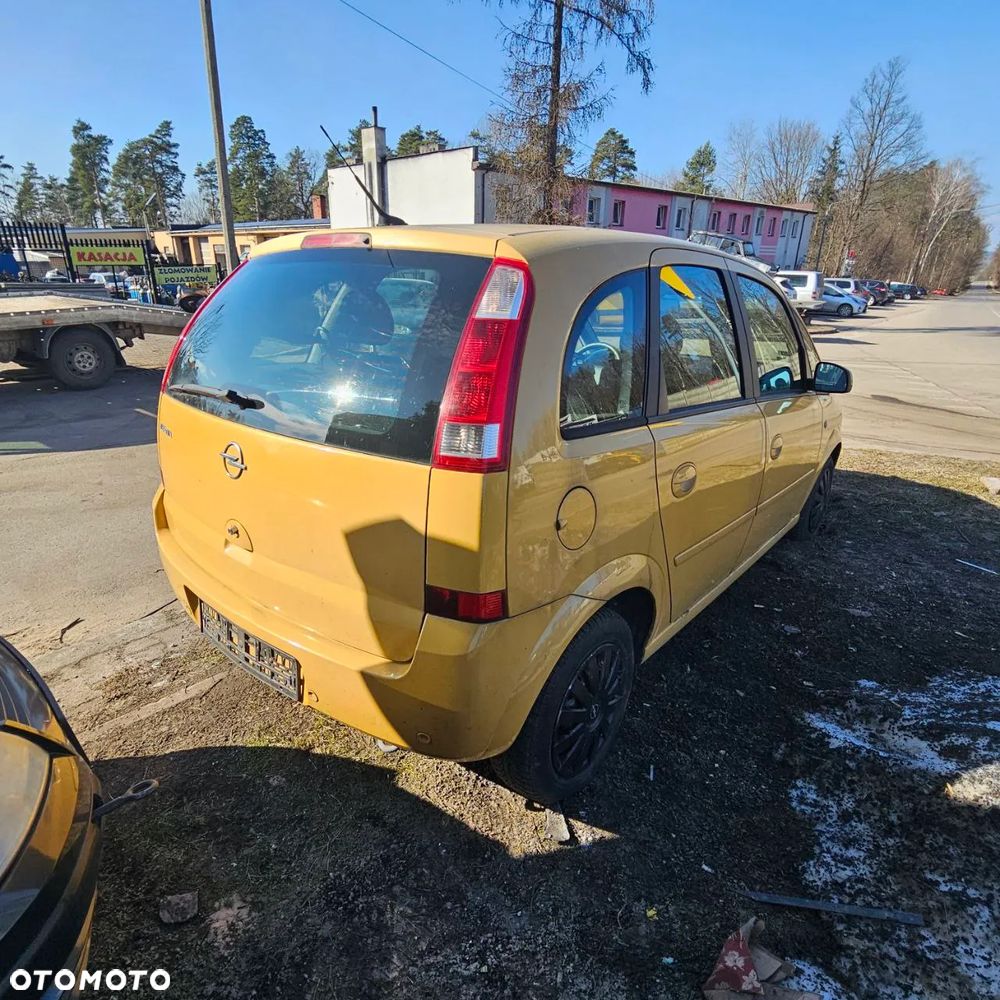 Klapa bagażnika / Opel Meriva / kod lak: 40K   Yellow Punch - 2
