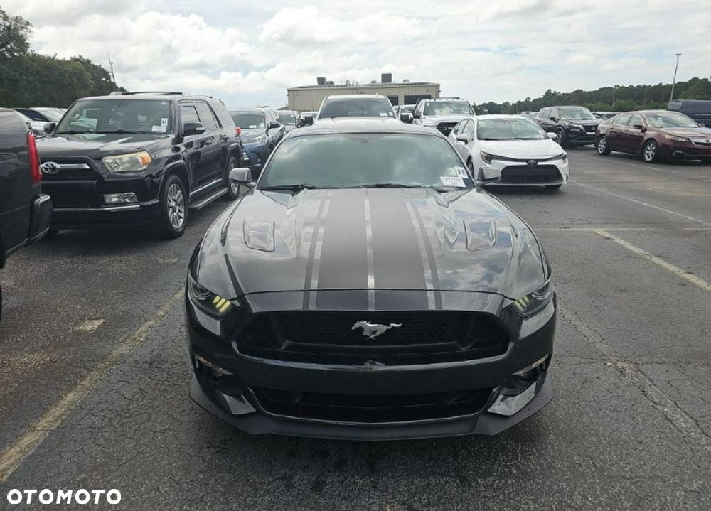 Ford Mustang - 2