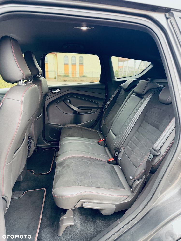 Ford Kuga 1.5 EcoBoost 2x4 ST-Line - 23