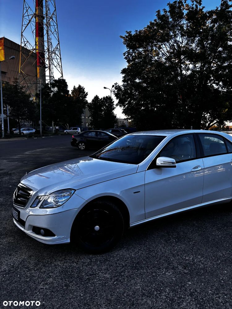 Mercedes-Benz Klasa E 200 CGI BlueEffICIENCY - 3