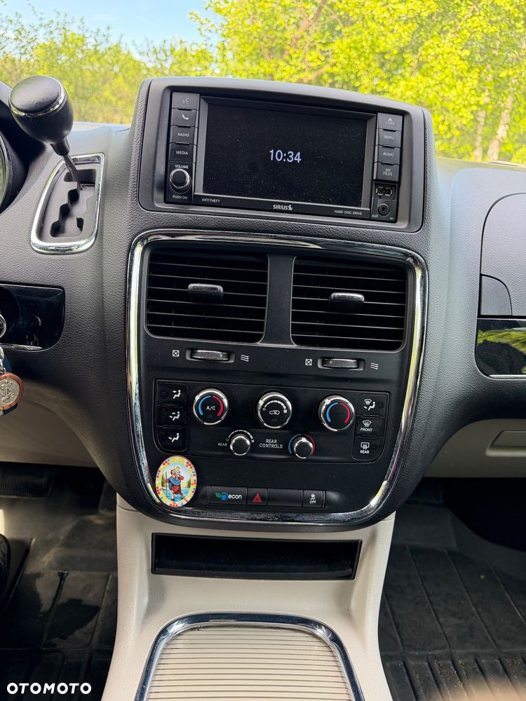 Dodge Grand Caravan - 11