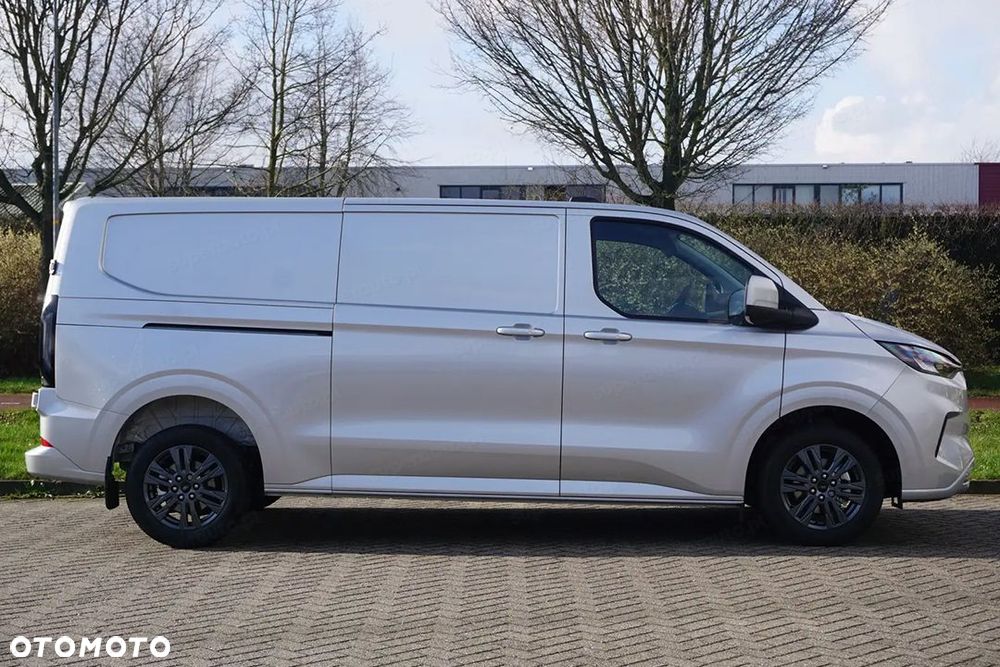 Ford Transit Custom 320 L2H1 Limited A8 2.0 170KM - 3