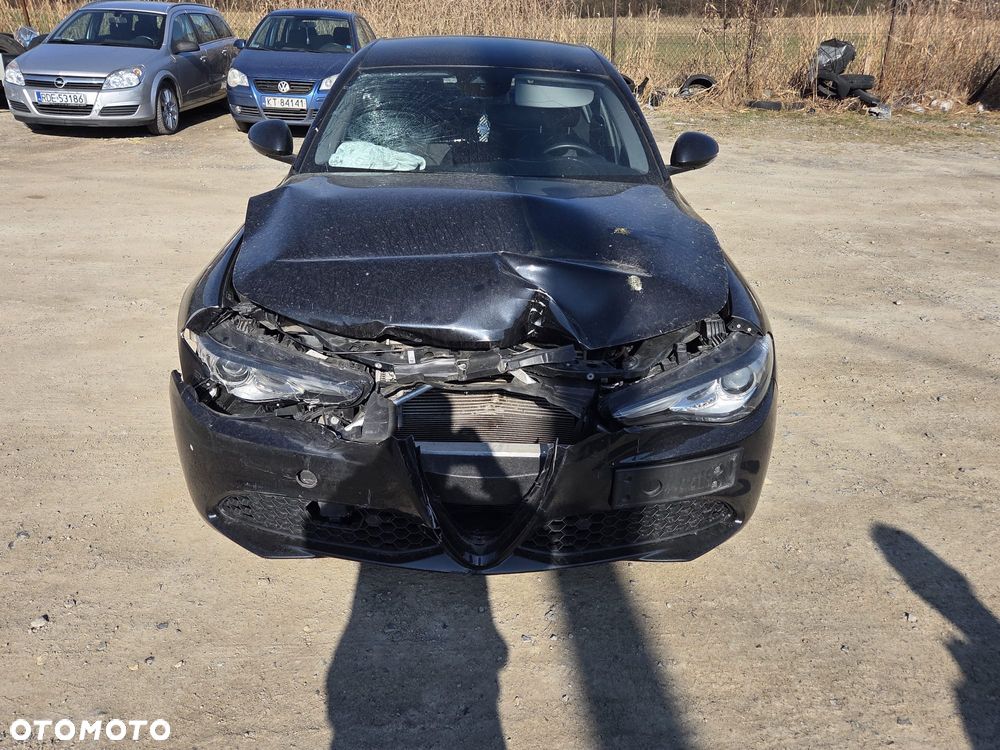 Alfa Romeo Giulia 2.2 AT8 - 10