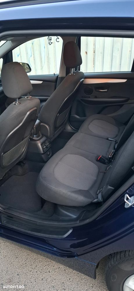 BMW Seria 2 216d - 10