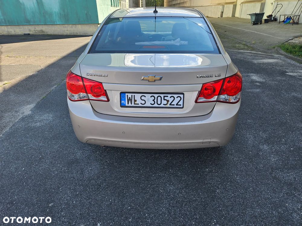 Chevrolet Cruze 1.6 LS - 11