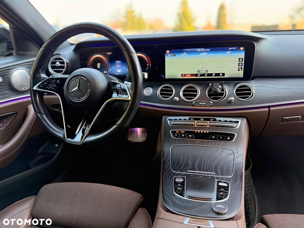 Mercedes-Benz Klasa E 300 de 9G-TRONIC - 30