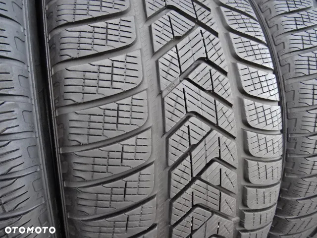 255/50/R19 107V PIRELLI WINTER SCORPION  MO - 5