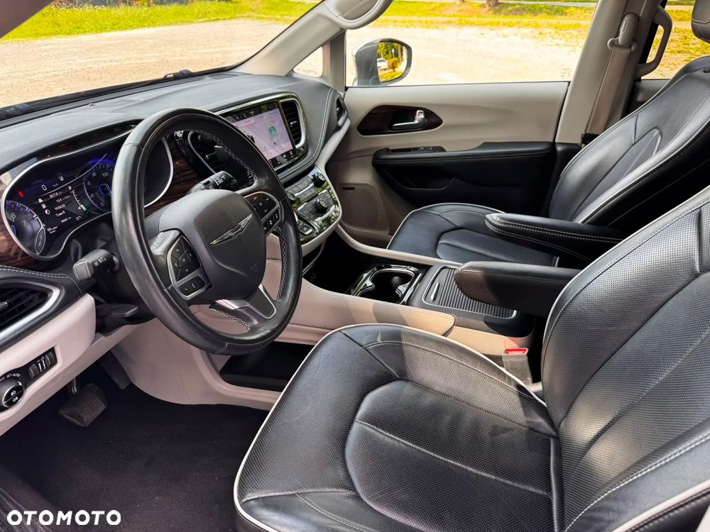 Chrysler Pacifica - 9