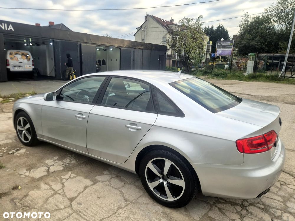 Audi A4 Limousine - 4