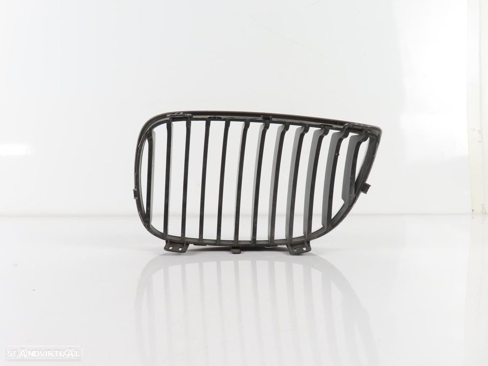Grelha Cromada Direito/Frente Usado / Original BMW 1 (E87) 51137077130 - 4