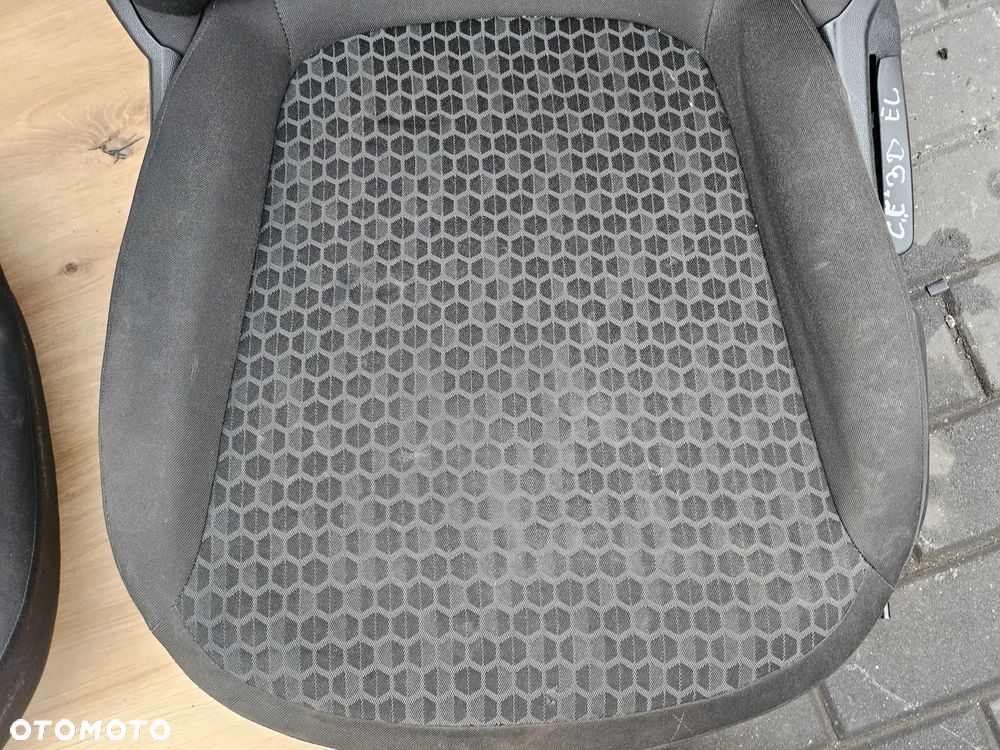 FOTELE PRZEDNIE KANAPA OPARCIE TYŁ MATERIAŁOWE OPEL CORSA E 3 DRZWI EUROPA - 4