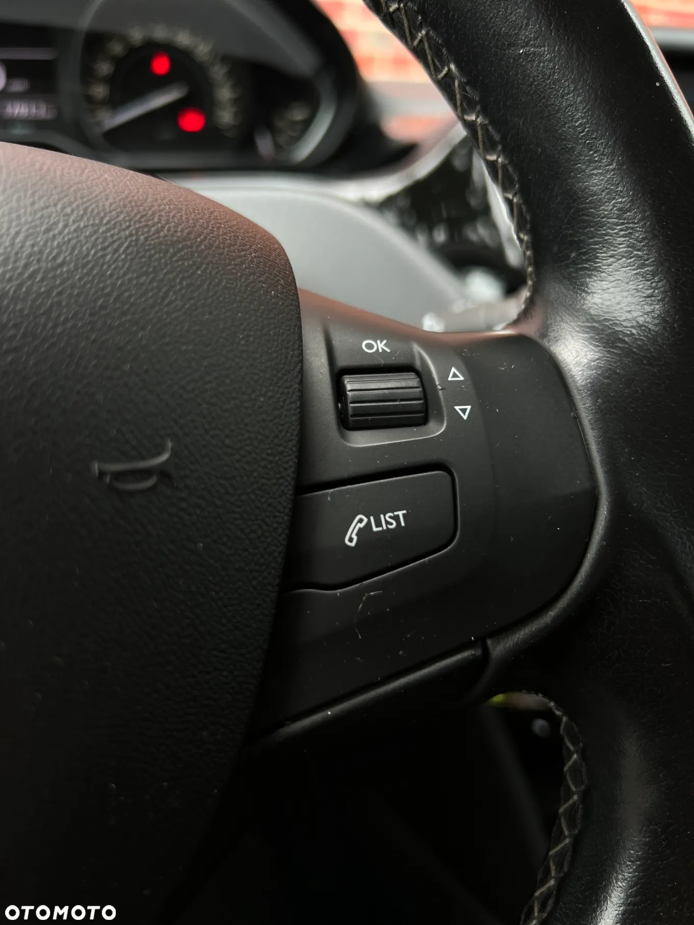Peugeot 208 - 28