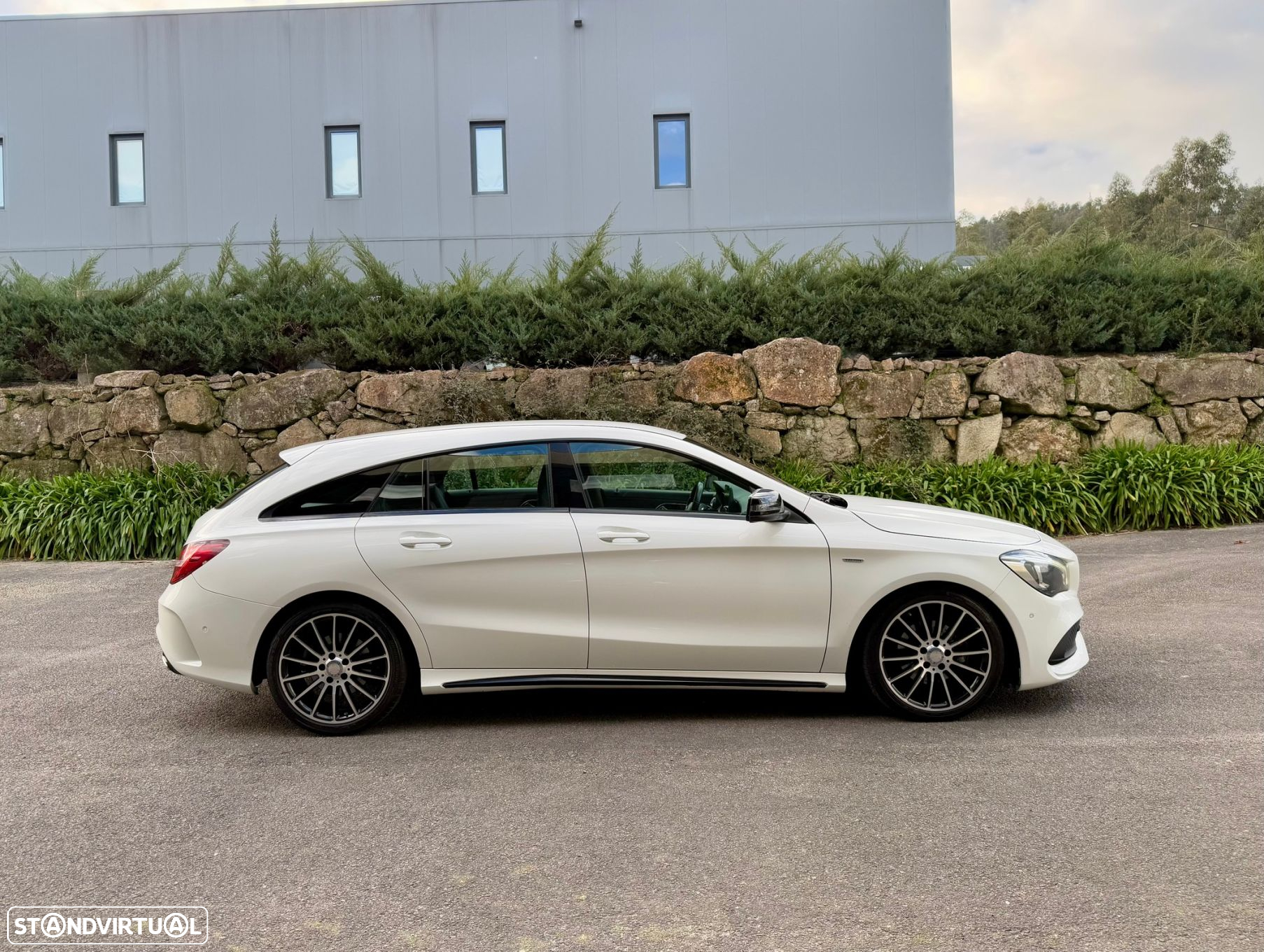 Mercedes-Benz CLA 180 Shooting Brake 7G-DCT AMG Line - 8