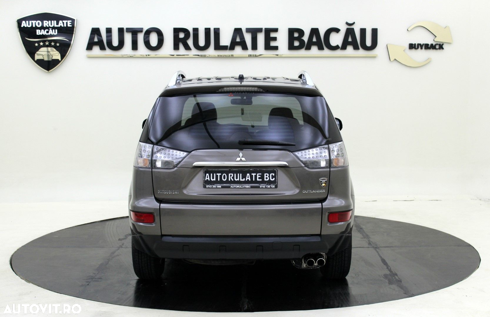 Mitsubishi Outlander - 11
