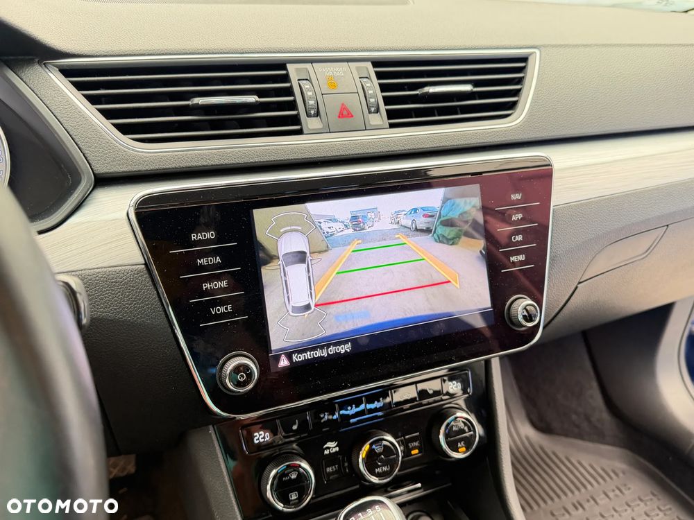 Skoda Superb 2.0 TDI SCR Ambition - 9