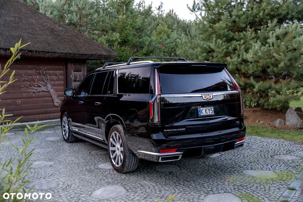 Cadillac Escalade - 3