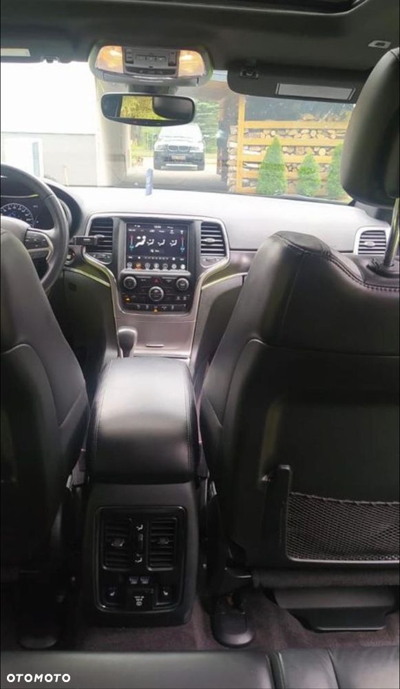 Jeep Grand Cherokee - 15