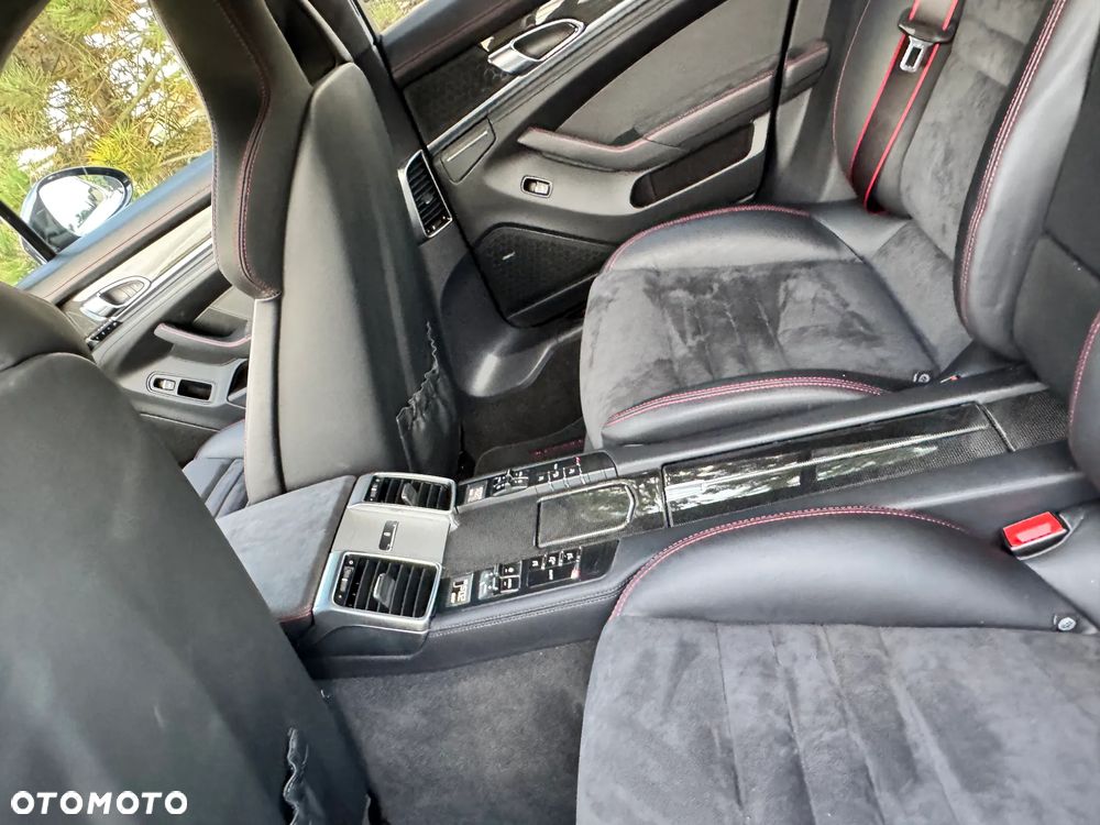 Porsche Panamera - 24