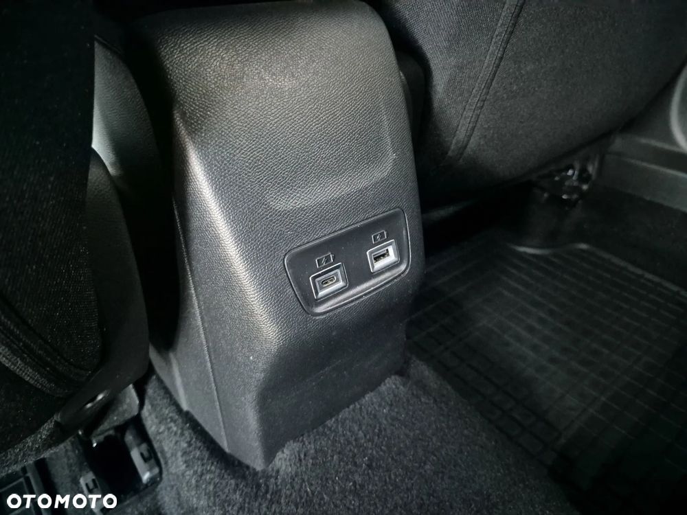 Peugeot 2008 PureTech 130 Allure S&S EAT8 - 25
