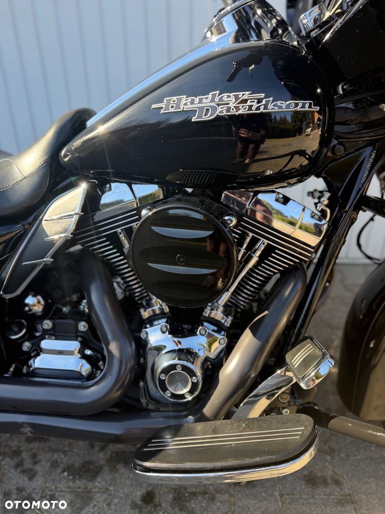 Harley-Davidson Touring Street Glide - 3