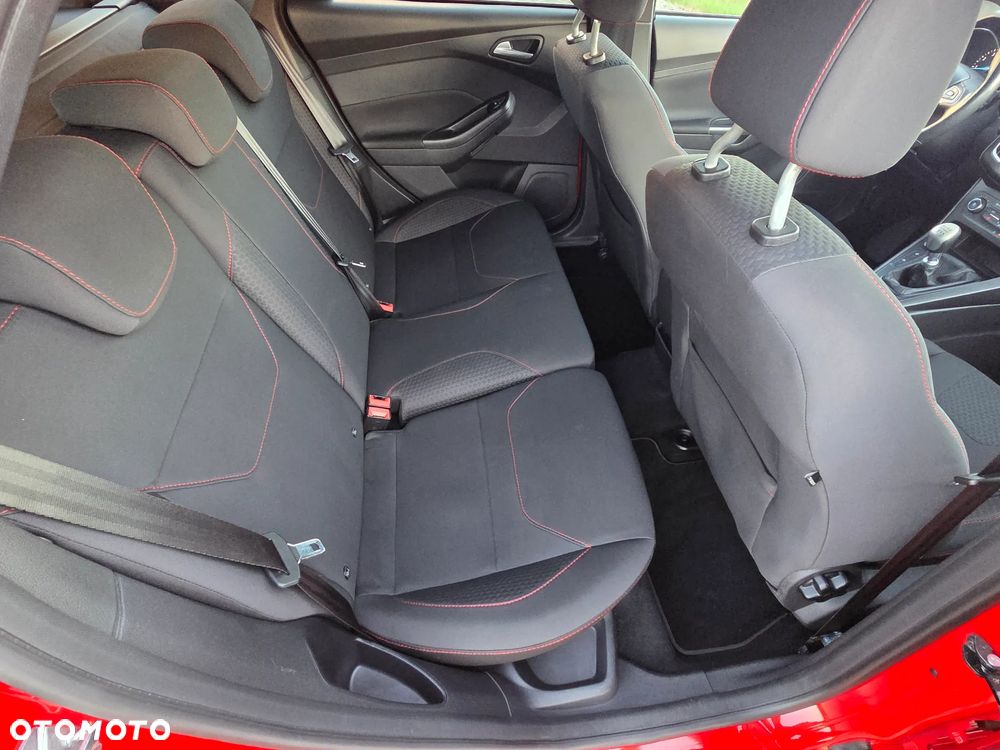 Ford Focus 1.0 EcoBoost Start-Stopp-System ST-LINE DESIGN - 18
