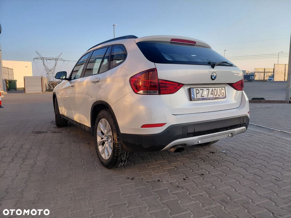 BMW X1 xDrive18d - 13