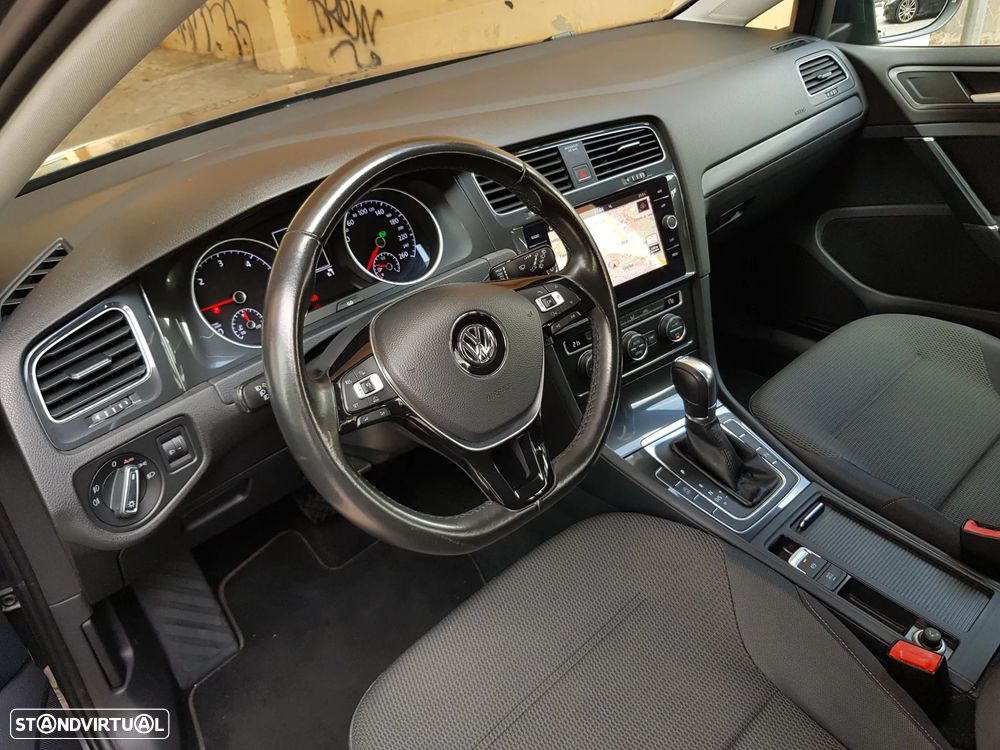 VW Golf Variant 1.6 TDi Confortline DSG - 14