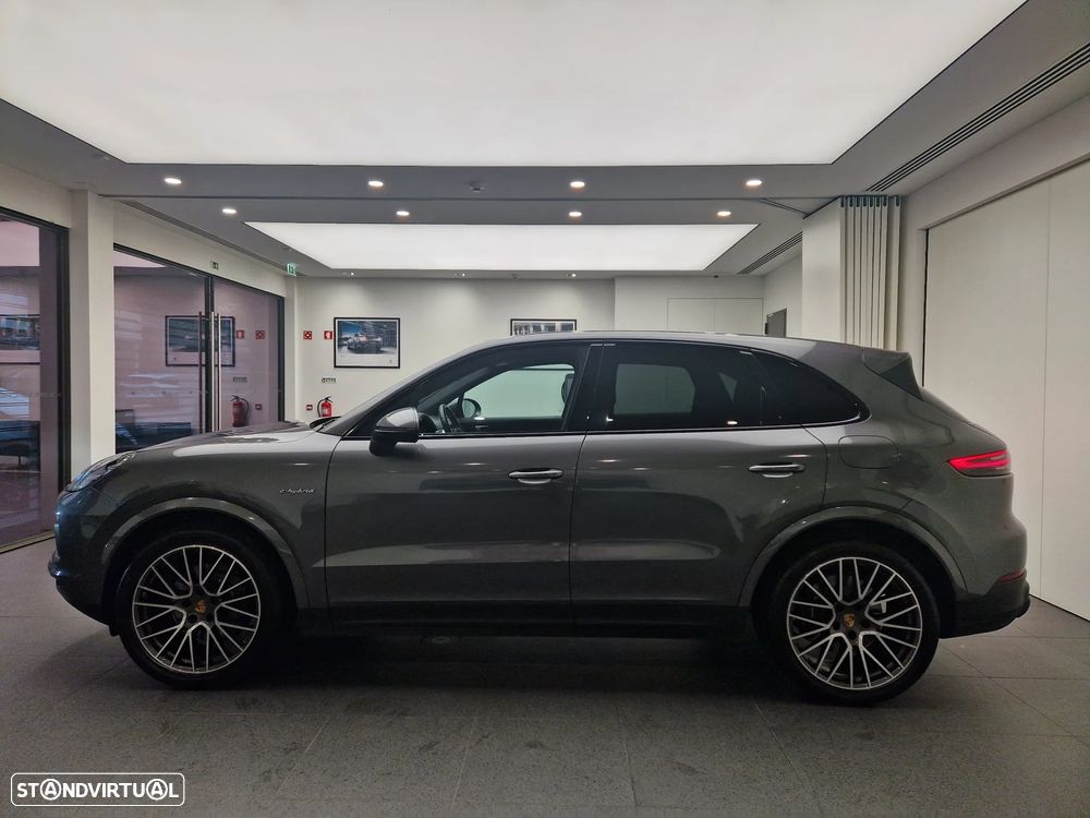 Porsche Cayenne E-Hybrid - 2
