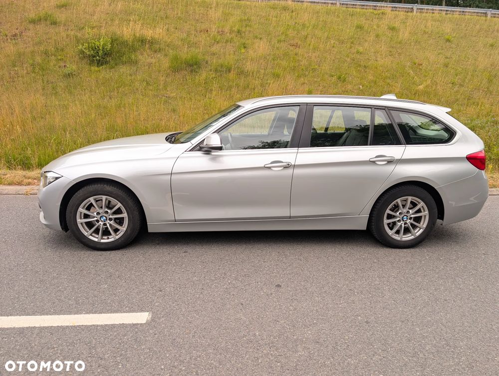 BMW Seria 3 318d xDrive Advantage - 11