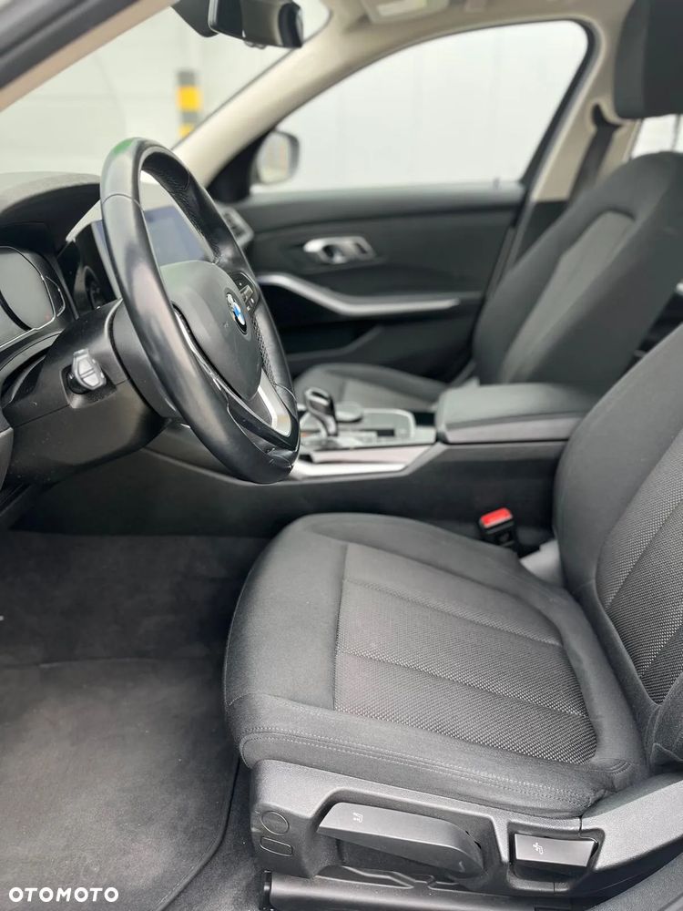 BMW Seria 3 318d Advantage - 8