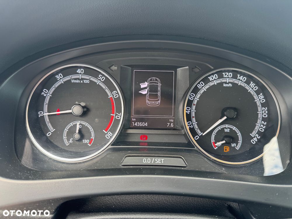 Skoda RAPID 1.0 TSI Ambition - 18