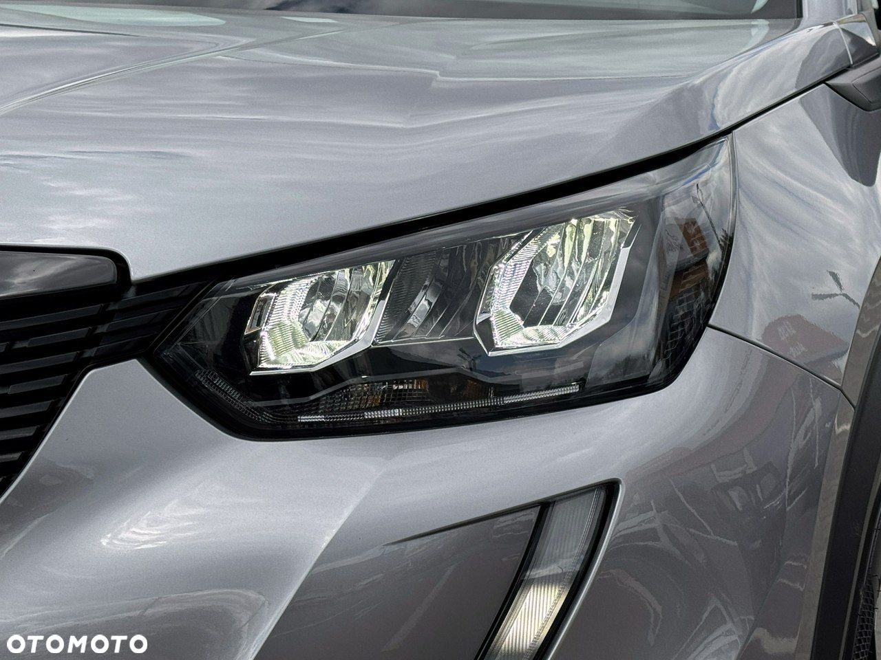 Peugeot 2008 - 12