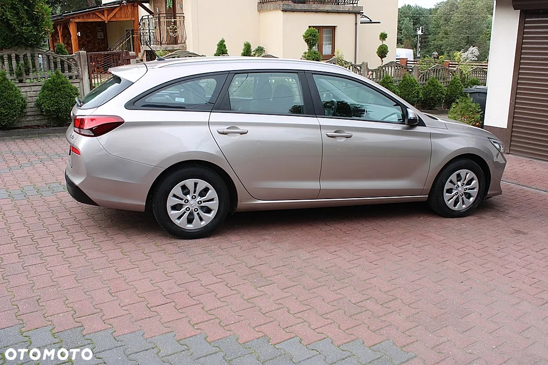 Hyundai i30 1.4 Premiere Comfort - 4
