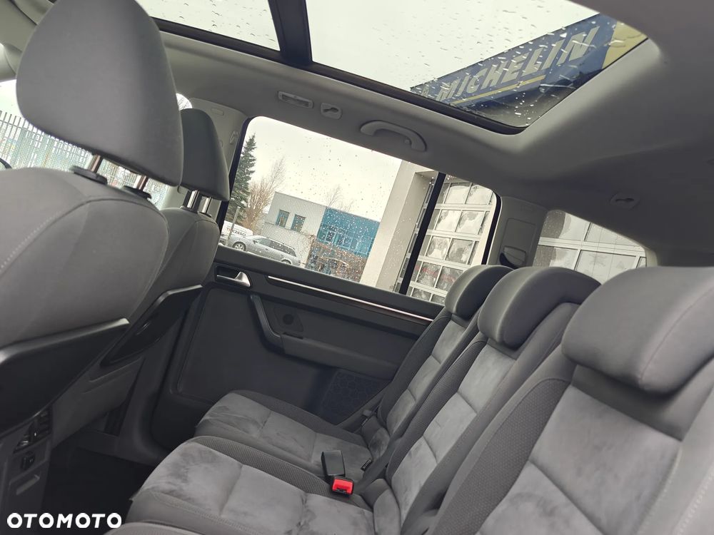 Volkswagen Touran 1.6 TDI DPF Highline - 13