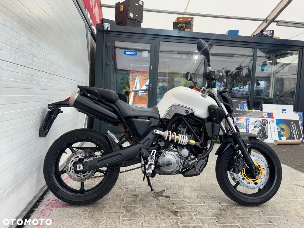 Yamaha MT - 8