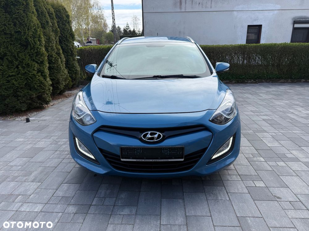 Hyundai i30 blue Kombi 1.6 CRDi YES Gold - 3