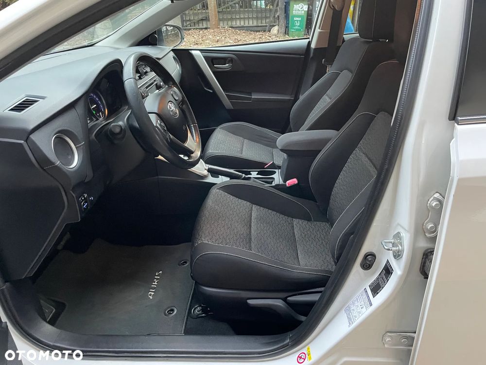 Toyota Auris - 11