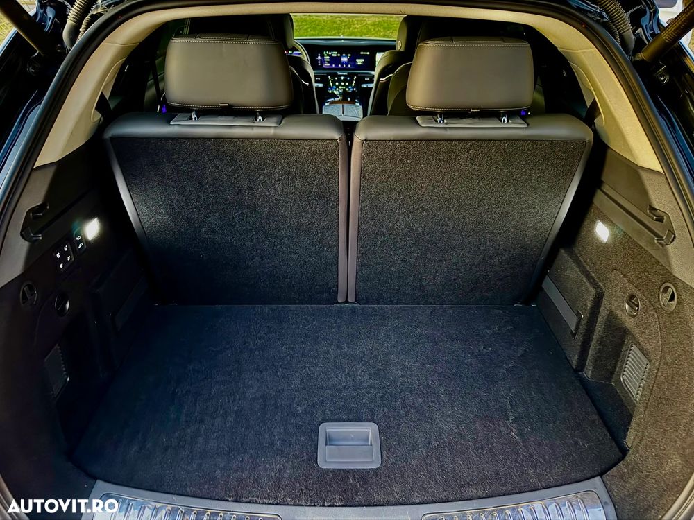 Hongqi E-HS9 - 18