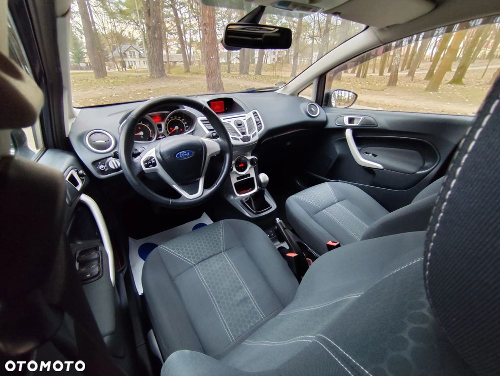 Ford Fiesta 1.4 Silver X (Trend) EU5 - 23