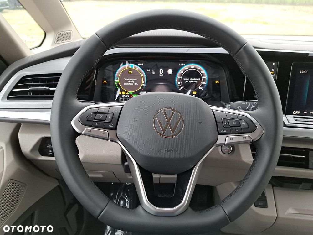 Volkswagen Multivan - 11